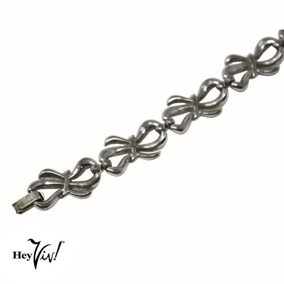 Vintage Crown Trifari Silver Tone Ribbon Bow Linked Bracelet 7 1/4" - Hey Viv - Picture 3 of 6